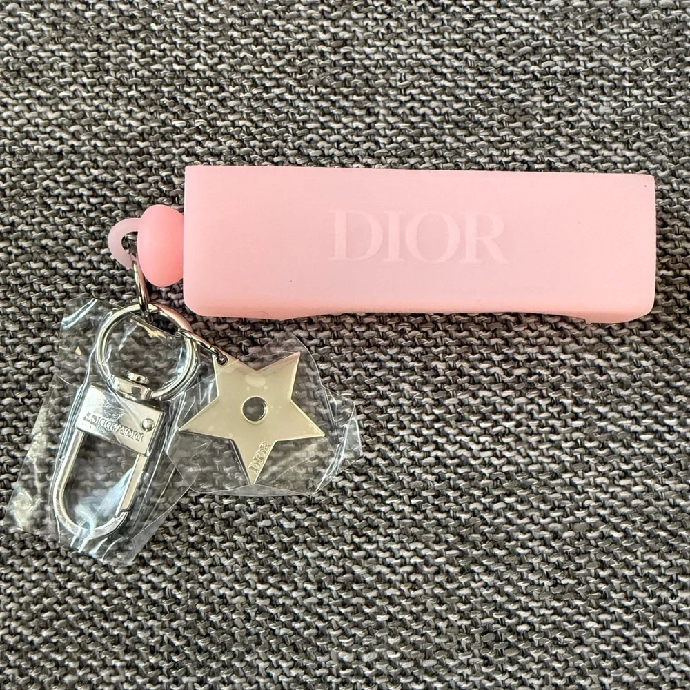 Dior Addict Lip Gloss Star Key Chain Pink Silicone New Authentic - Picture 8 of 17